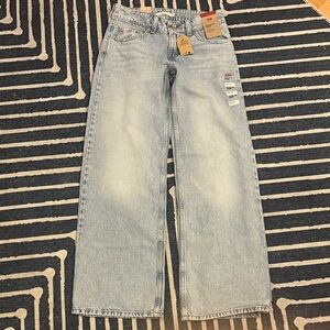 Levi's Women's super low loose 26x32 Jeans in Light Blue NWT